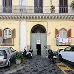 Piazza Gesu E Maria 4