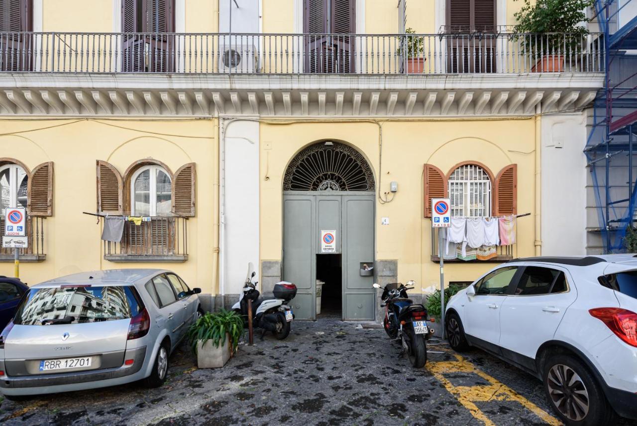 Piazza Gesu E Maria 4 Apartment *