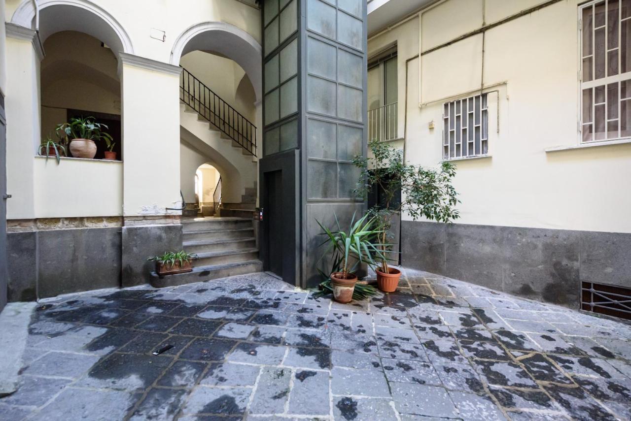 Piazza Gesu E Maria 4